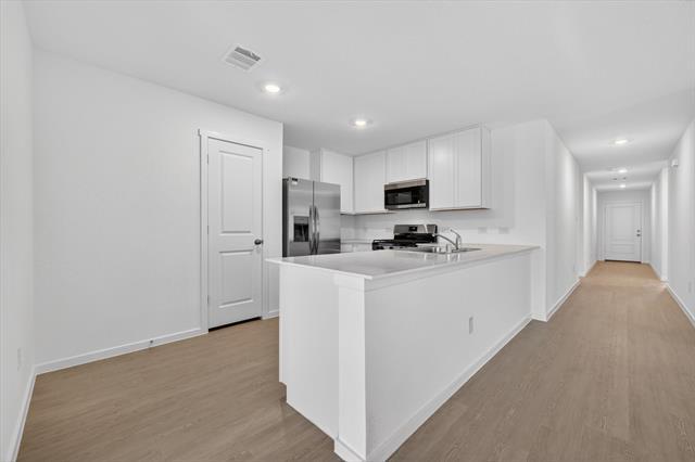 Building Photo - 2051 Stable Ln