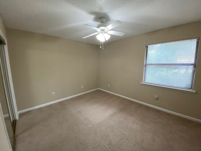 Building Photo - 7646 Hilsdale Harbor Ct