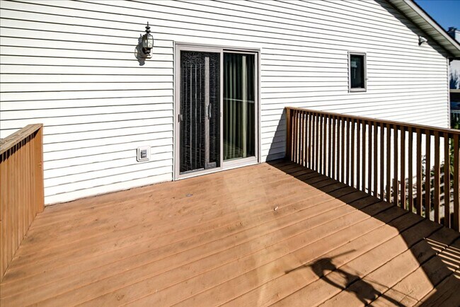 Building Photo - 309 Trail Side Dr