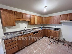 Building Photo - 150 S River St