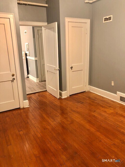 Building Photo - 480 Main St