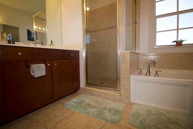 Building Photo - 4616 Tara Cove Way