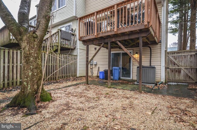 Building Photo - 27 Cross Country Ct