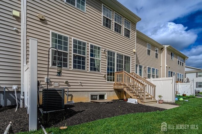 Building Photo - 3305 Charleston Dr
