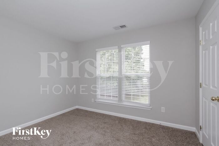 Building Photo - 9708 Spring Park Dr