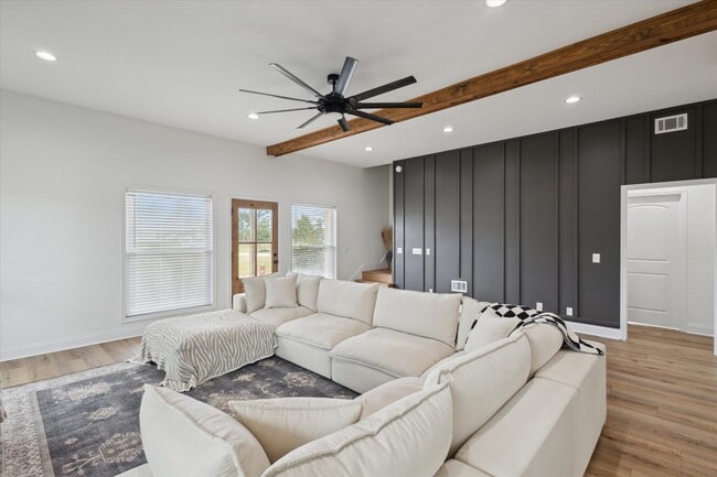 Building Photo - 1513 Paris Ave