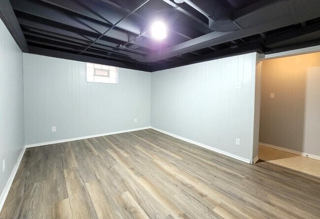 Building Photo - 2716 White Oak Ave