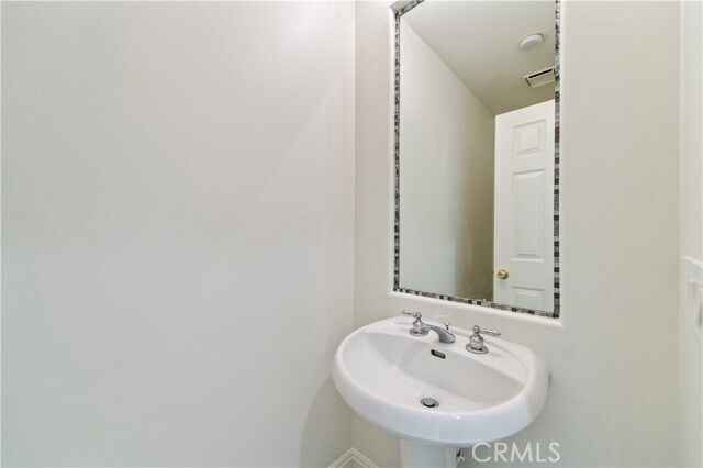 Building Photo - 31 Versailles
