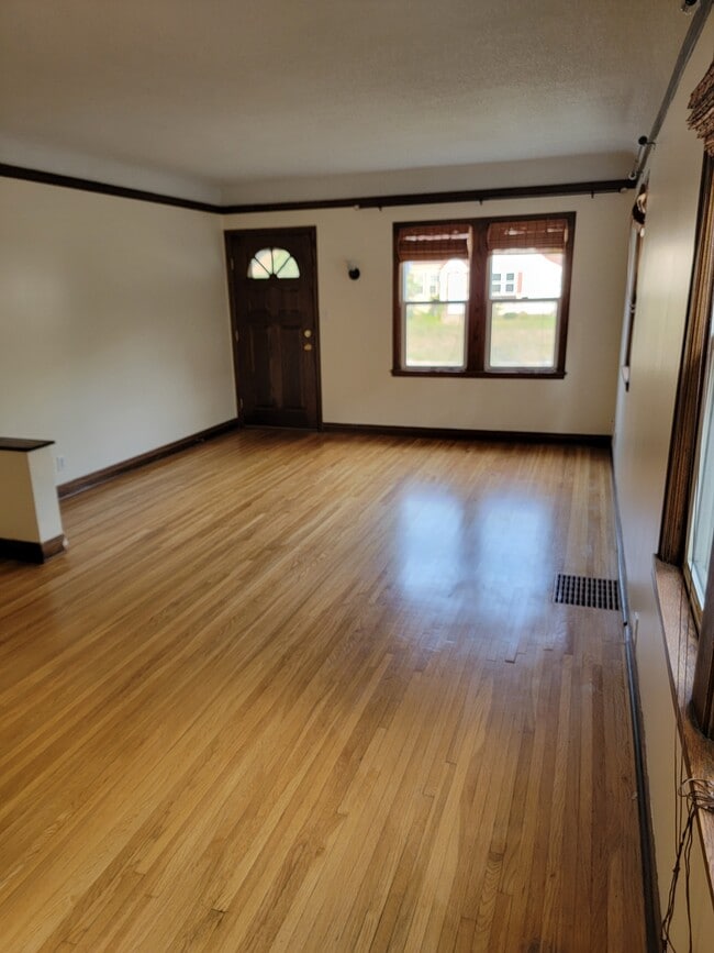 Building Photo - 4850 S 28th Ave