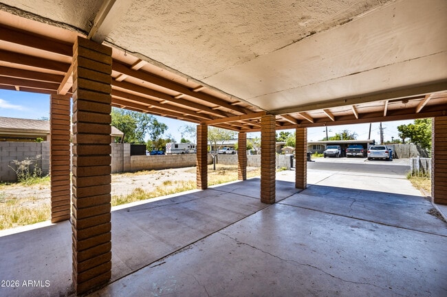 Building Photo - 3905 W Almeria Rd