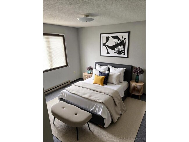 Building Photo - 10 12th Ave NE