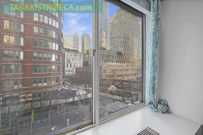 Building Photo - 303 Greenwich St