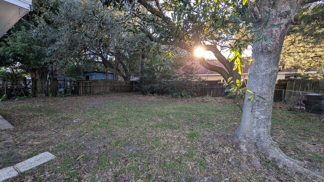 Building Photo - 103 New York Dr