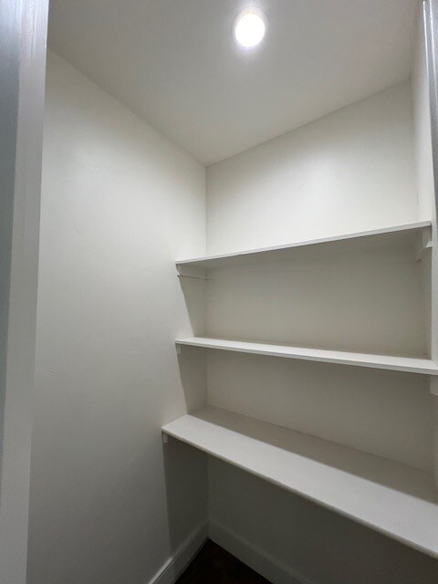 Building Photo - 205 W 20th St