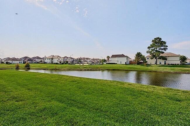 Building Photo - 10903 Windfern Lakes St