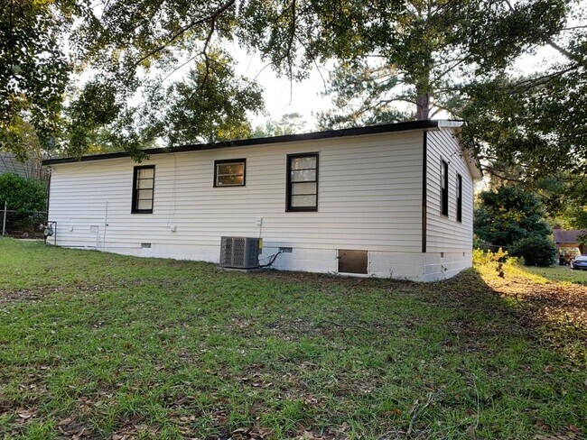 Building Photo - 324 Mays Ave