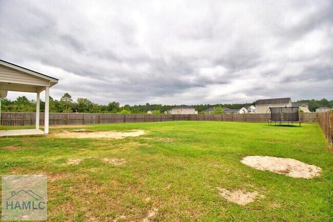 Building Photo - 452 Huntington Dr