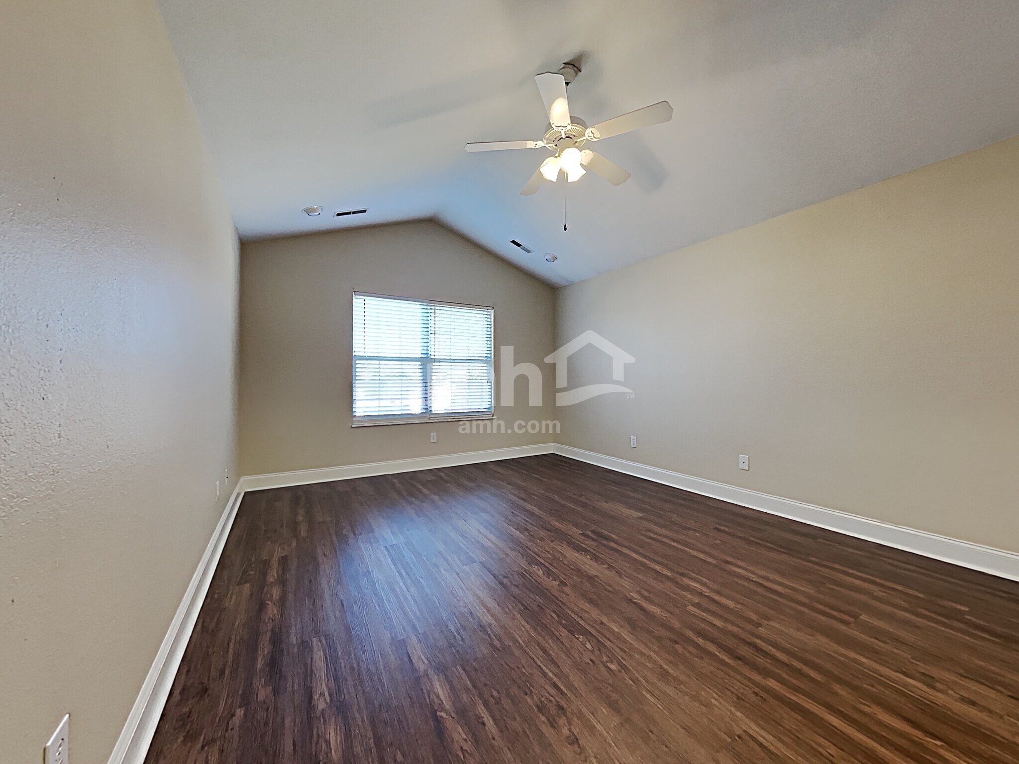 Building Photo - 5826 Matalin Ln
