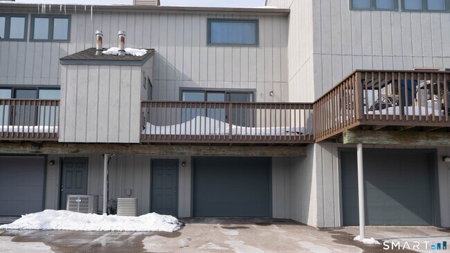Building Photo - 147 Skyview Dr