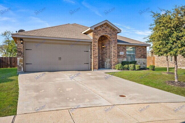 Building Photo - 2492 Saldana Dr