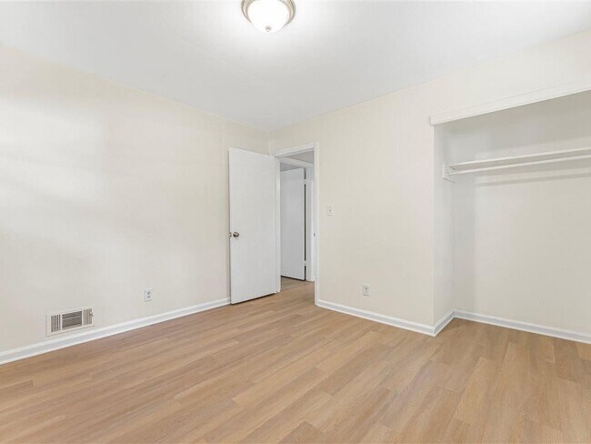 Building Photo - 6371 Westbury Rd