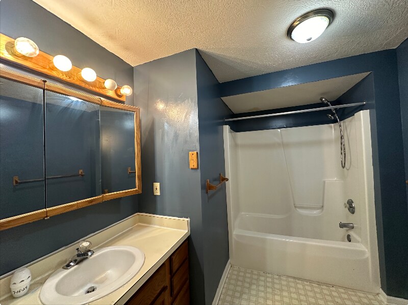 Building Photo - 4429 Aurelius Rd