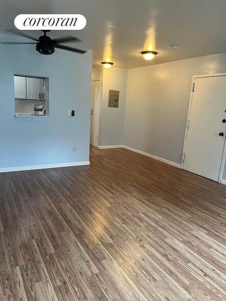Primary Photo - 244 E 110th St