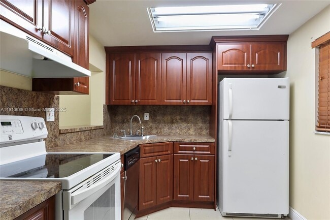 Primary Photo - 8600 SW 133rd Avenue Rd