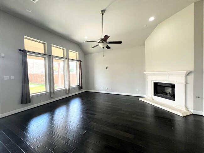 Building Photo - 2700 Hudson Ln