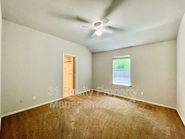 Building Photo - 3115 N Hickory St