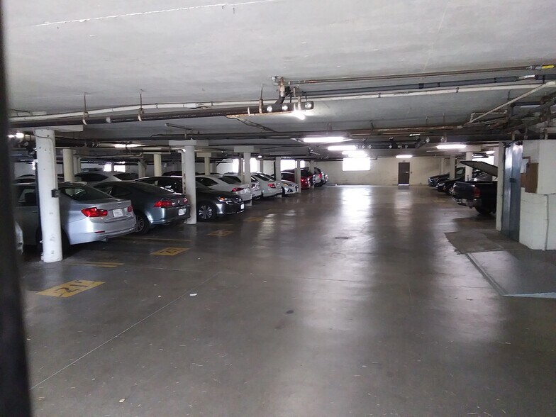 Building Photo - 277 Pleasant St