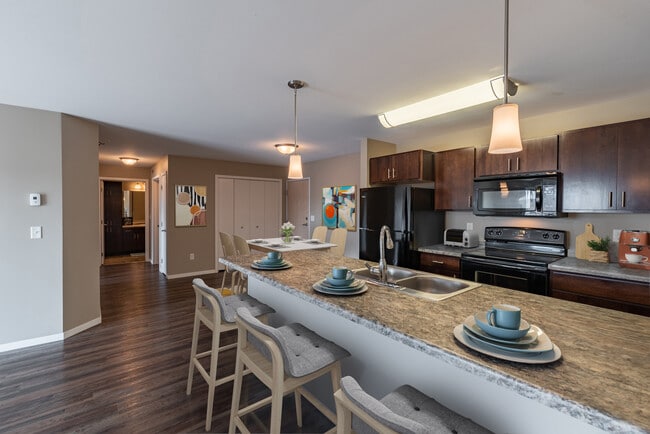 Building Photo - Cottage Grove Townhomes & Apartments