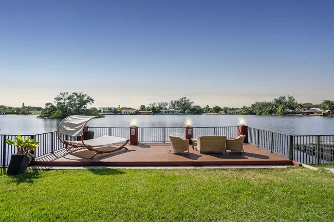 Building Photo - 19720 NE 26th Ave