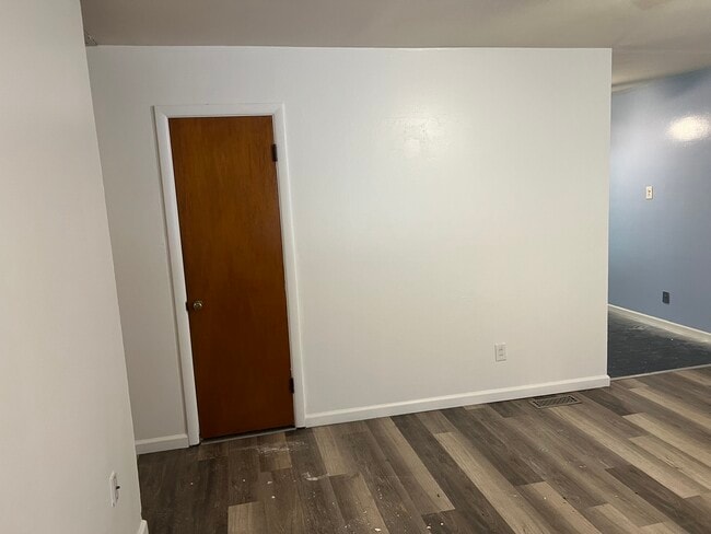 Building Photo - 1159 Halloran St