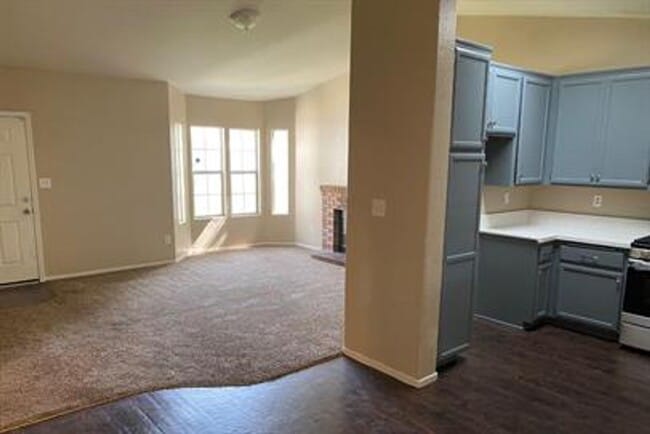 Building Photo - Cozy Home For Rent