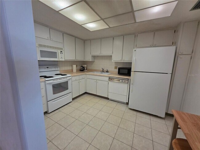 Building Photo - 675 S Gulfview Blvd