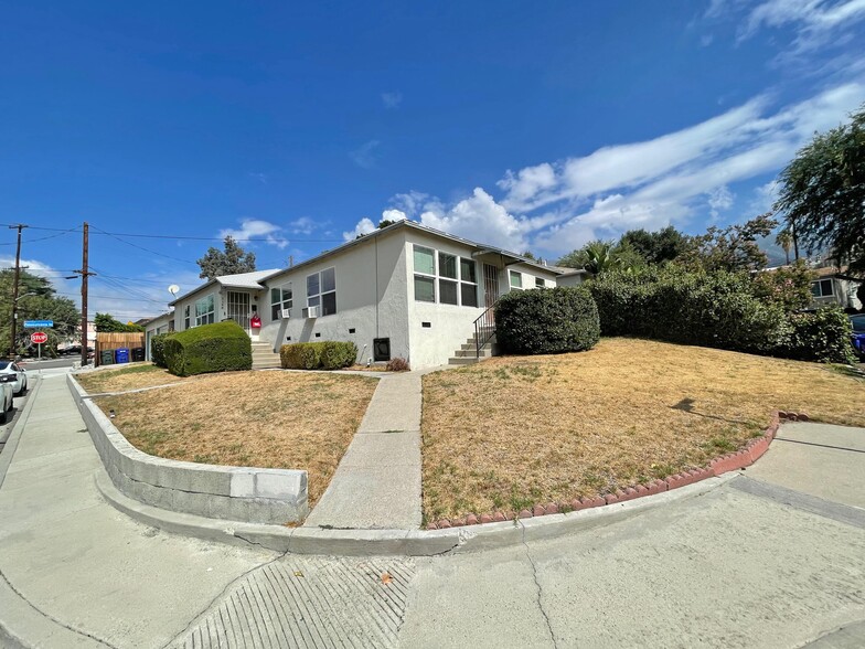 Primary Photo - 3148 Abella St