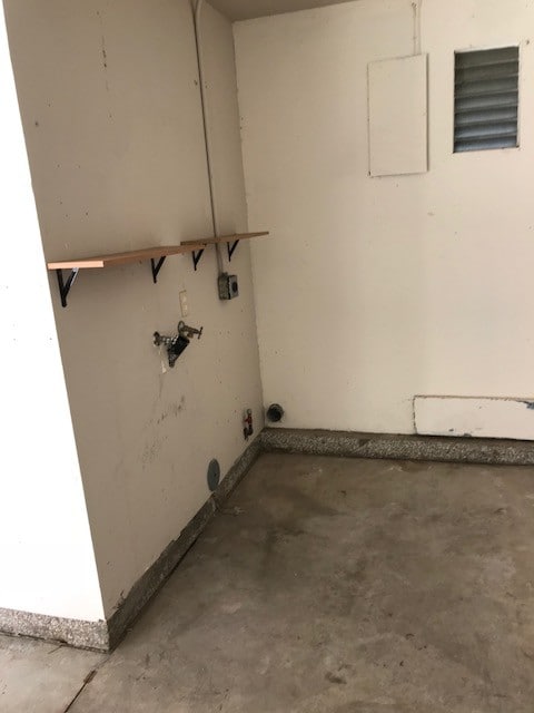 Garage W/Laundry - 45290 Sunset Ln