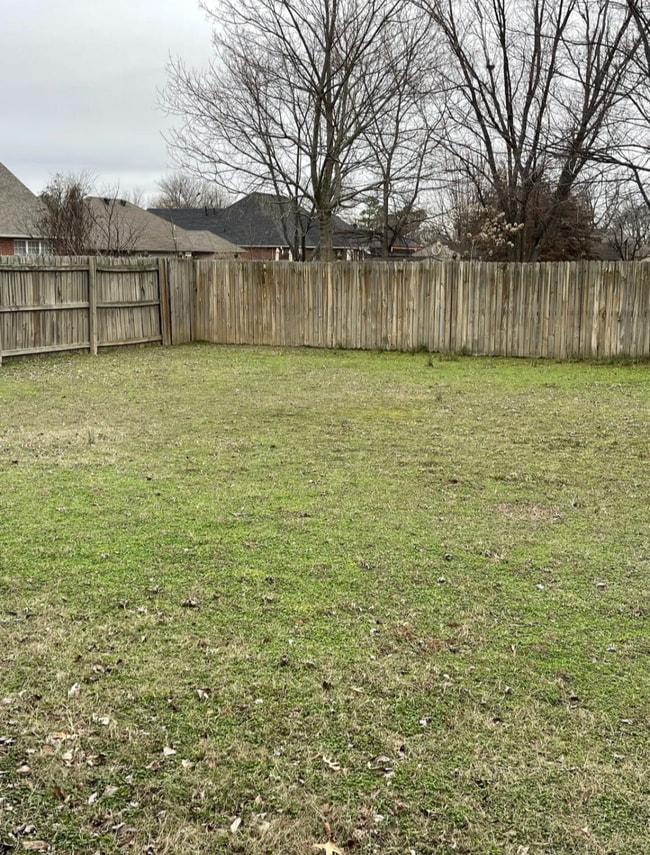 Building Photo - 1975 Montclair Ave