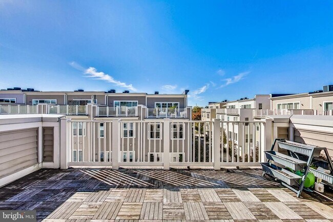 Building Photo - 1458 Piccard Dr