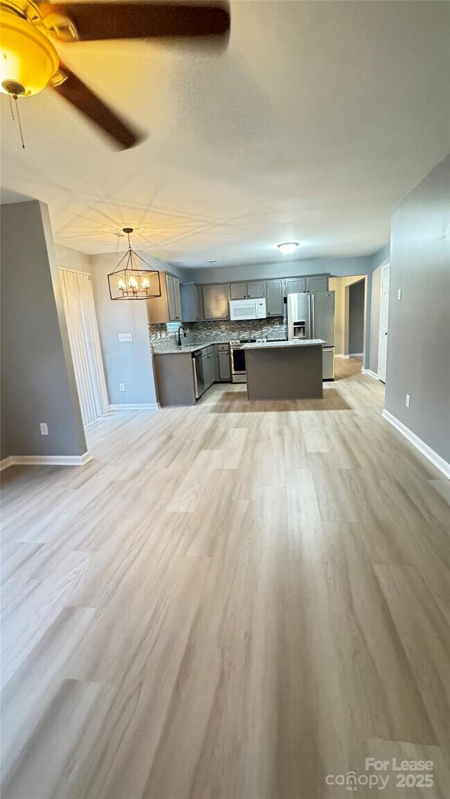 Building Photo - 1705 Starling Ct