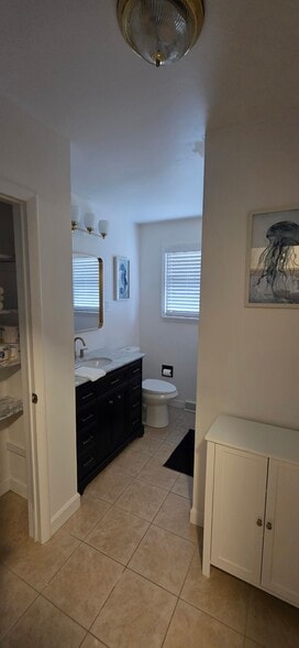 Building Photo - 512 N Somerset Ave