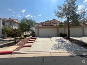 Building Photo - Sunny 2-Bed, 2-Bath in gated community!