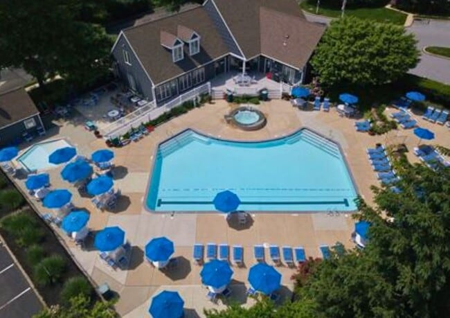 Building Photo - 3 Bed 3 Bath End Unit Townhome in Marsh Harbour Community of Downingtown