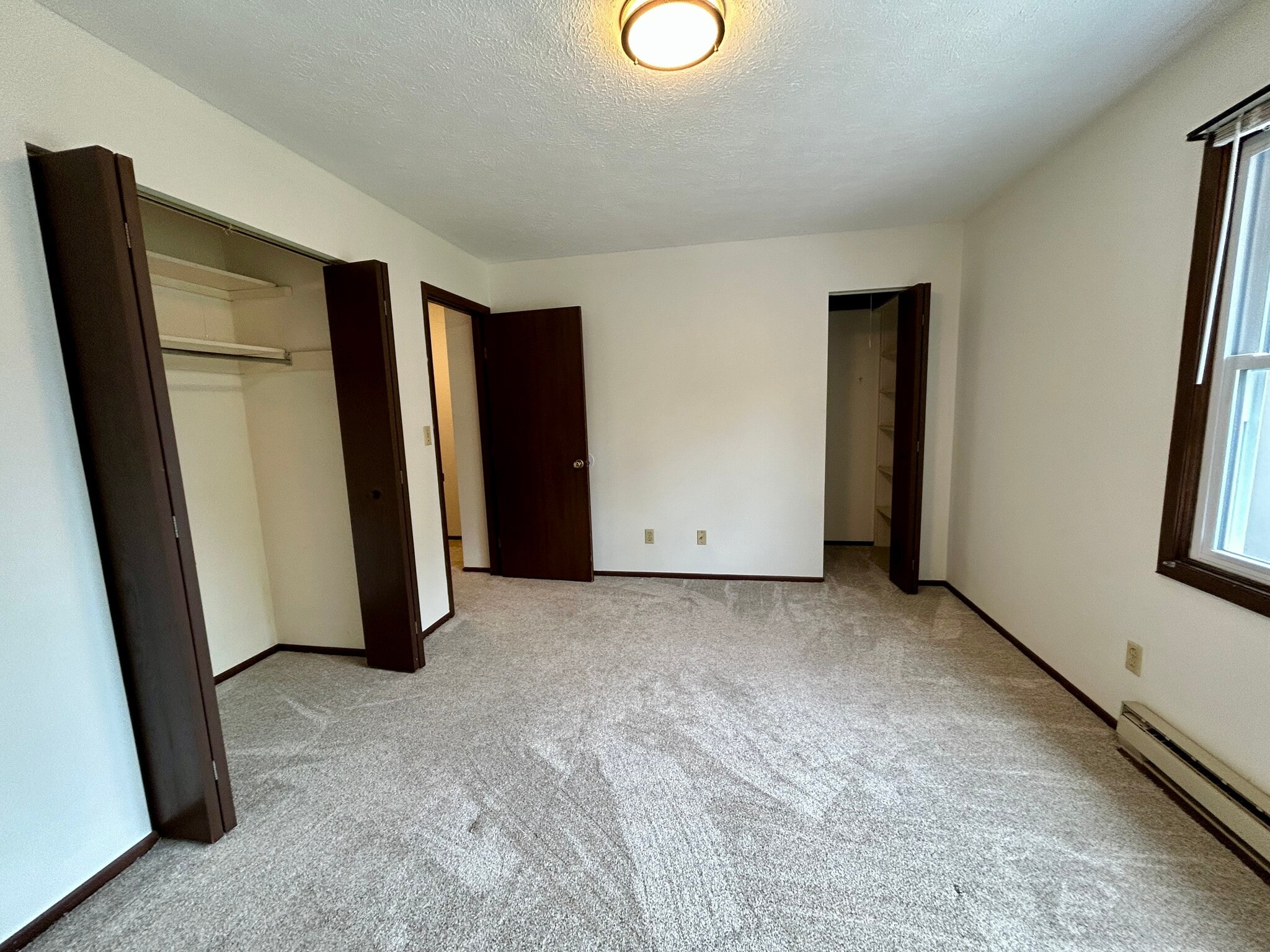 Building Photo - 230 Lindale Ave