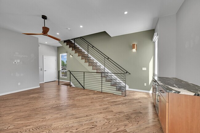 Building Photo - 1208 E Asbury Ave