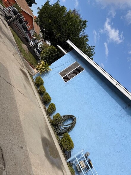 Building Photo - 9540 San Miguel Ave