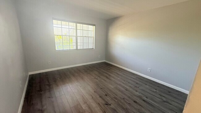 Building Photo - 905 Southridge Rd