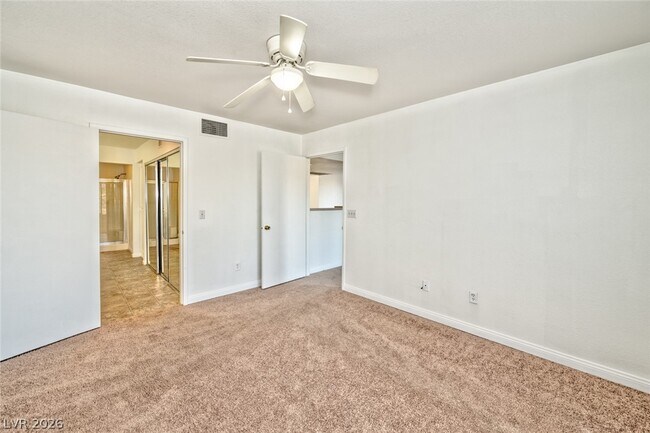 Building Photo - 8070 W Russell Rd