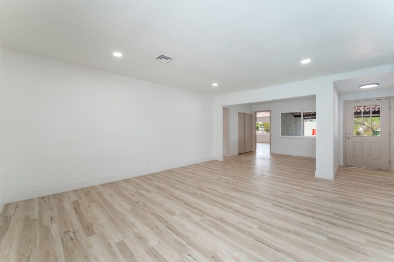 Building Photo - 1808 E St Louis Ave